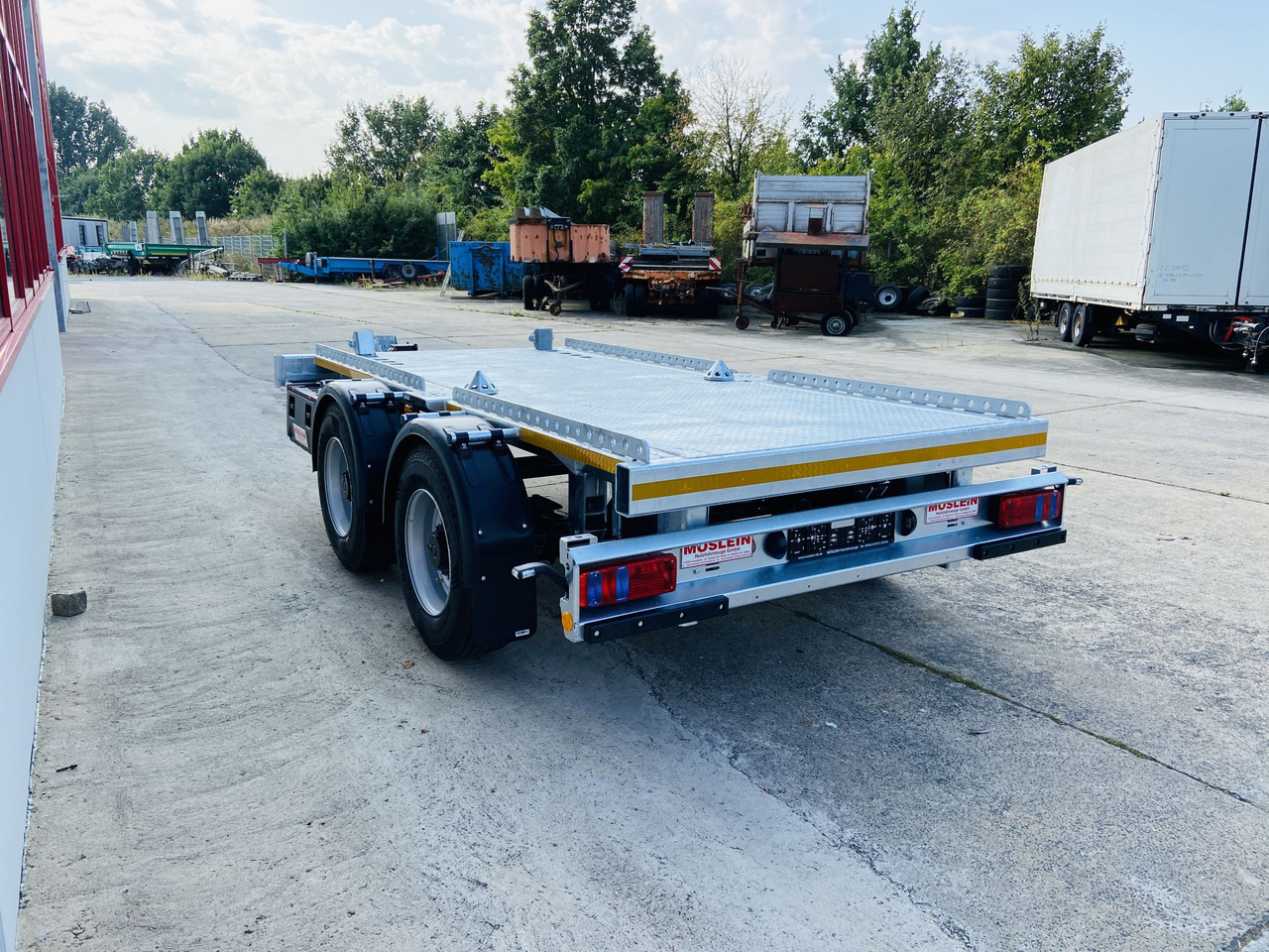 Möslein TMH 2 14 t Tandem- Absetzmuldenanhänger,geschlossenen BodenNeufahrzeug - Dropside/ Flatbed trailer: picture 4 Möslein TMH 2 14 t Tandem- Absetzmuldenanhänger,geschlossenen BodenNeufahrzeug - Dropside/ Flatbed trailer: picture 4