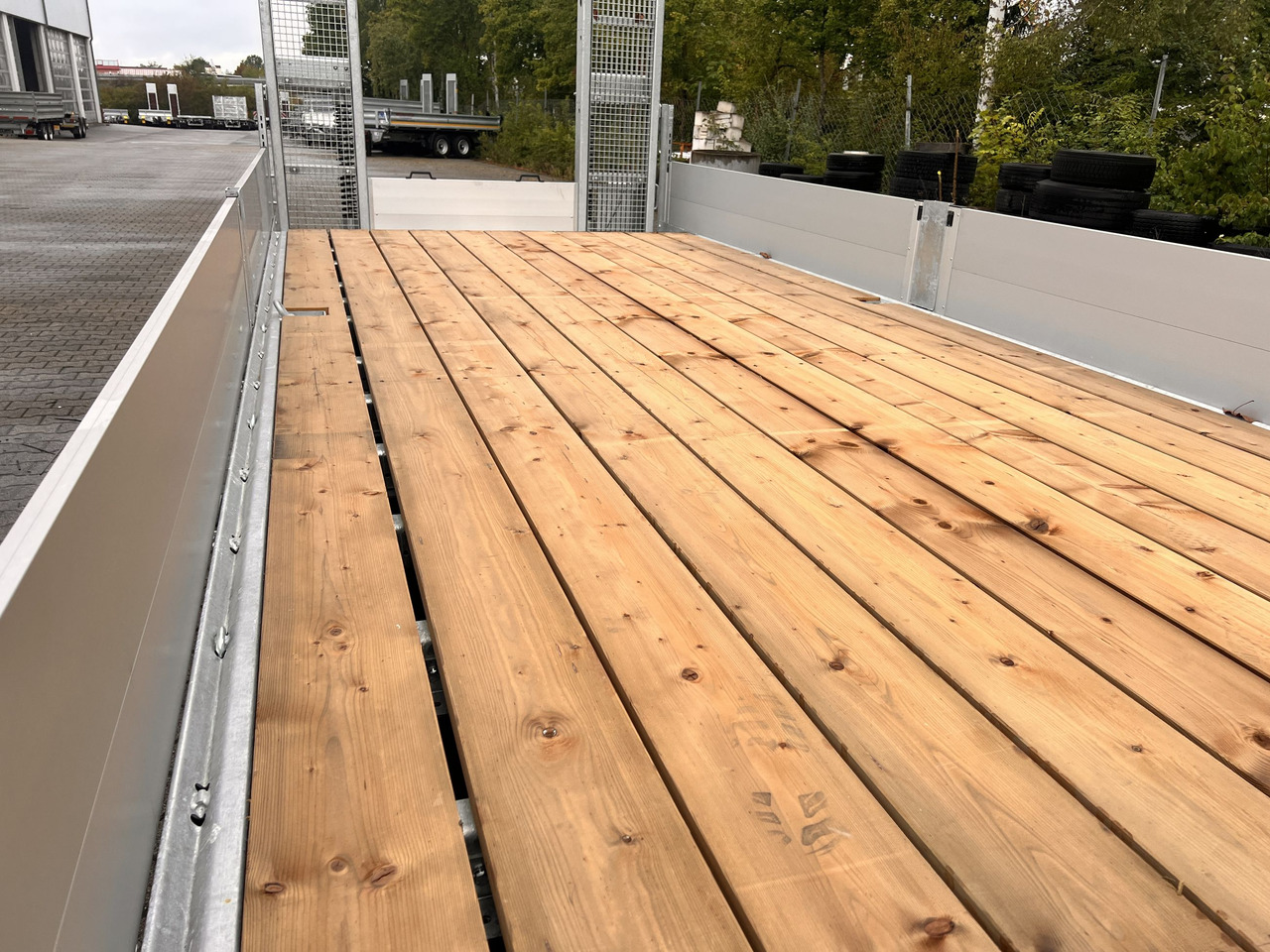 Möslein TT 14  14,4 t TandemtiefladerNeufahrzeug - Low loader trailer: picture 4 Möslein TT 14  14,4 t TandemtiefladerNeufahrzeug - Low loader trailer: picture 4