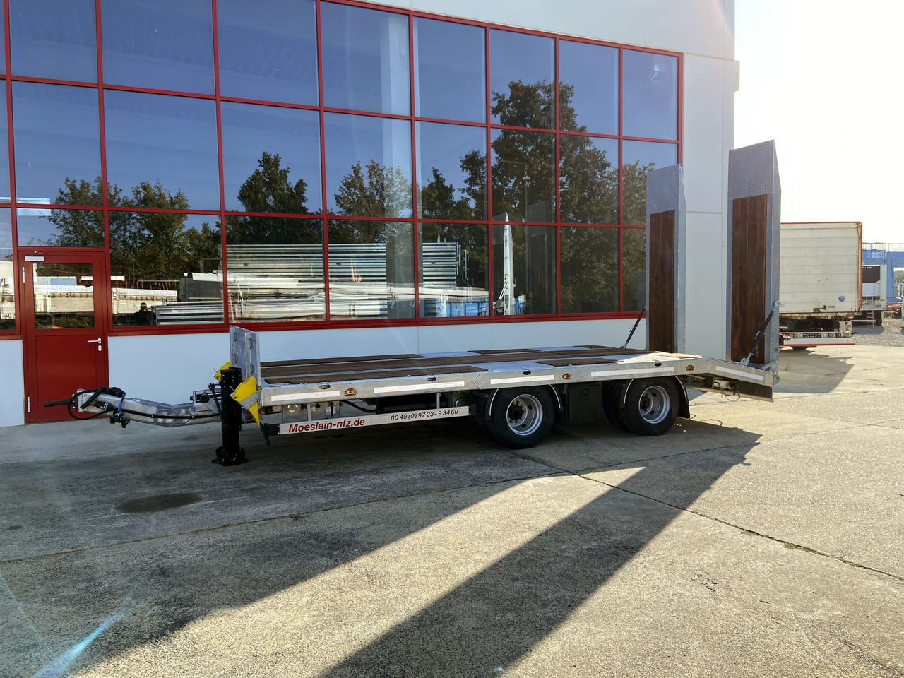 Möslein TT 21-6,5 21 t Tandemtieflader, Luftgefedert, NEU - Low loader trailer: picture 3 Möslein TT 21-6,5 21 t Tandemtieflader, Luftgefedert, NEU - Low loader trailer: picture 3