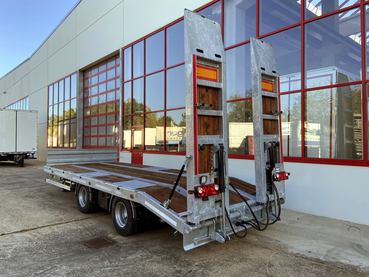 Möslein TT21-7,2 Hydr  21 t Tandemtieflader, hydr. Rampen, NEU - Low loader trailer: picture 3 Möslein TT21-7,2 Hydr  21 t Tandemtieflader, hydr. Rampen, NEU - Low loader trailer: picture 3
