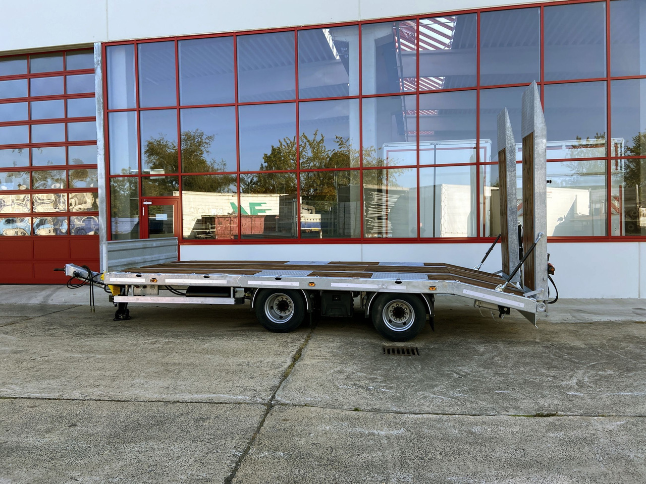 Möslein TT21-7,2 Hydr  21 t Tandemtieflader, hydr. Rampen, NEU - Low loader trailer: picture 4 Möslein TT21-7,2 Hydr  21 t Tandemtieflader, hydr. Rampen, NEU - Low loader trailer: picture 4