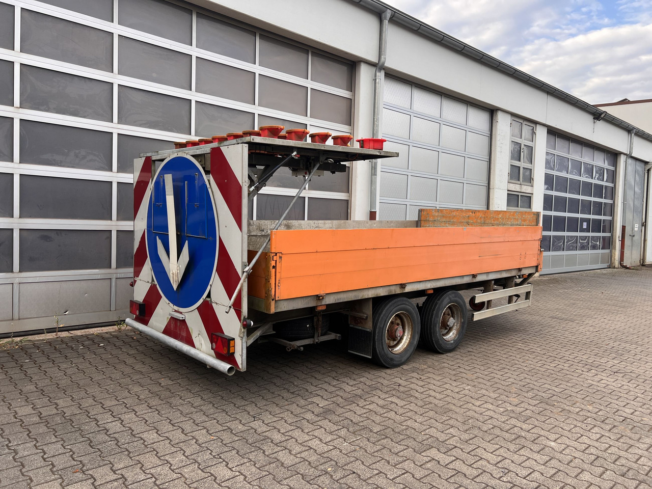 Schmitz Korbach SDAH Tandempritsche - Dropside/ Flatbed trailer: picture 3 Schmitz Korbach SDAH Tandempritsche - Dropside/ Flatbed trailer: picture 3