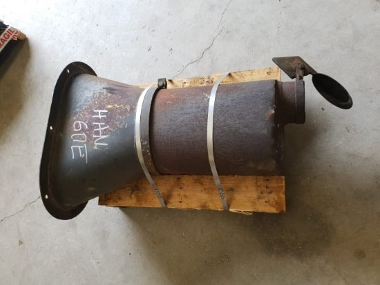 HANOMAG 60E, 70E (TUBO ESCAPE + SILENCIOSO) - Engine and parts for Construction machinery: picture 2 HANOMAG 60E, 70E (TUBO ESCAPE + SILENCIOSO) - Engine and parts for Construction machinery: picture 2