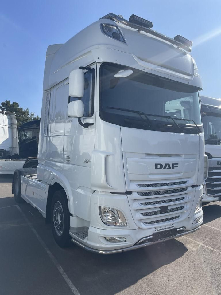 DAF FT XF480 SSC, 2x Tank, Standklima, Lampenbügel DAF FT XF480 SSC, 2x Tank, Standklima, Lampenbügel - Tractor unit: picture 4 DAF FT XF480 SSC, 2x Tank, Standklima, Lampenbügel DAF FT XF480 SSC, 2x Tank, Standklima, Lampenbügel - Tractor unit: picture 4