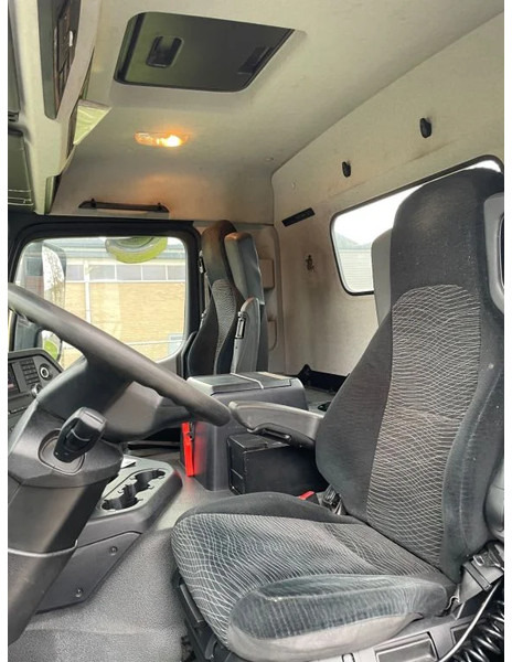 Interior photo 2: Container transporter/ Swap body truck Mercedes-Benz Antos 1927 2016 renova wissellaadbak systeem
