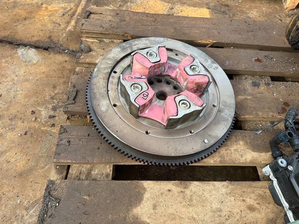CAT 323 c7.1acert flywheel 378-4739 2009173 - Engine for Construction machinery: picture 1 CAT 323 c7.1acert flywheel 378-4739 2009173 - Engine for Construction machinery: picture 1