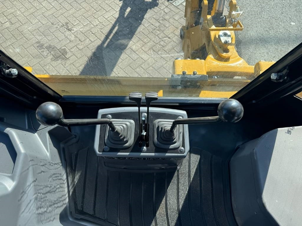 Backhoe loader CAT 424 4X4 ( UNUSED ): picture 11