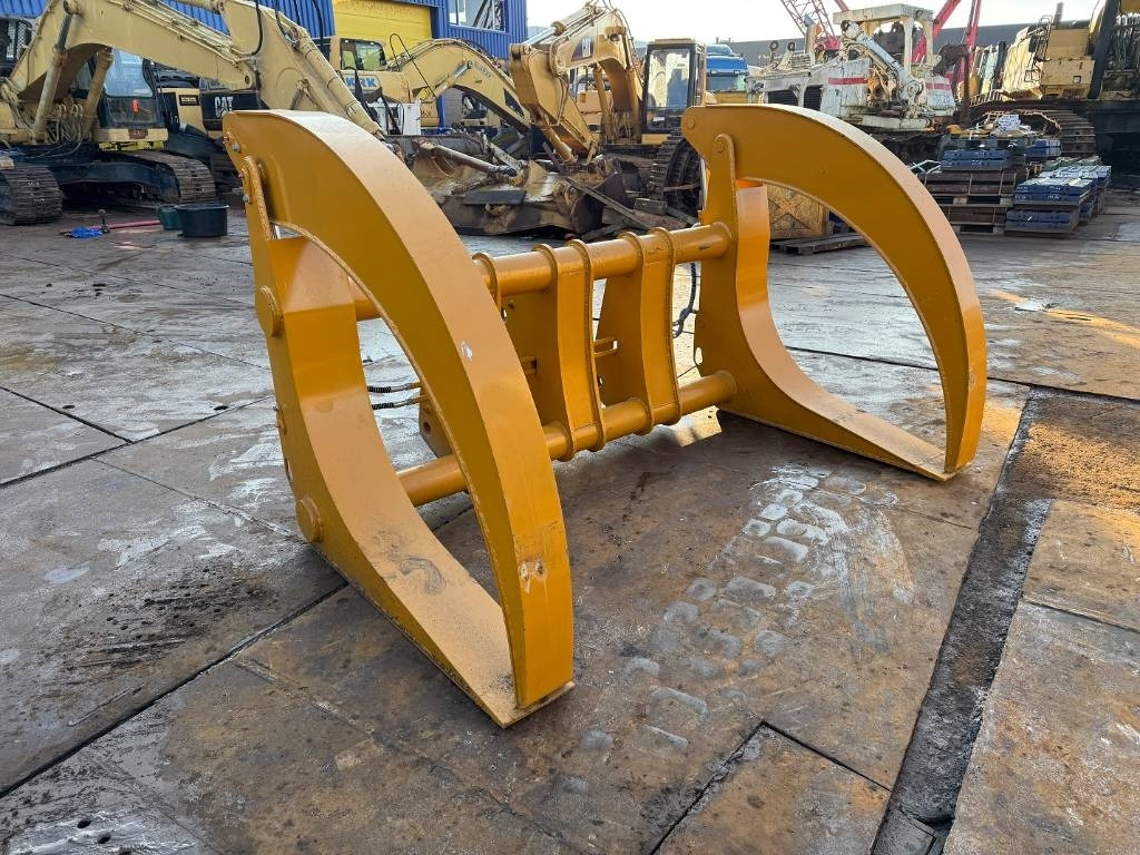 CAT 966 log forks clamp - Grapple for Forestry equipment: picture 3 CAT 966 log forks clamp - Grapple for Forestry equipment: picture 3