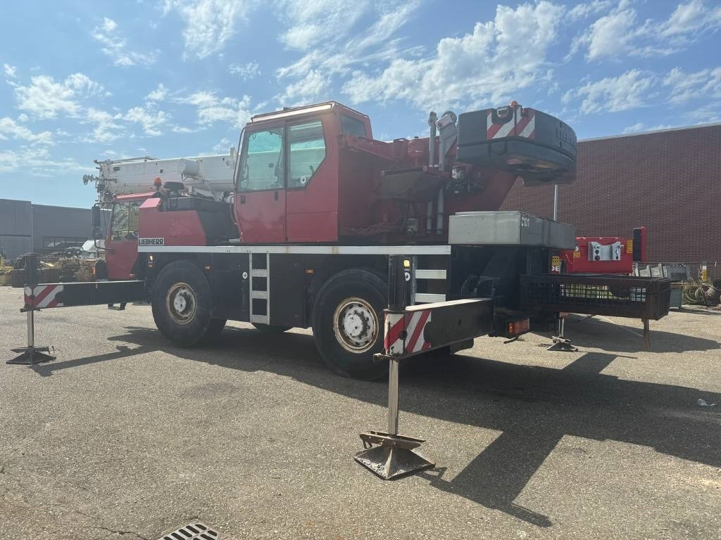 Liebherr LTM 1030-2.1 ( WITH JIB ) - All terrain crane: picture 3 Liebherr LTM 1030-2.1 ( WITH JIB ) - All terrain crane: picture 3