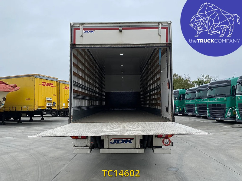 Box truck Mercedes-Benz Antos 1827: picture 8