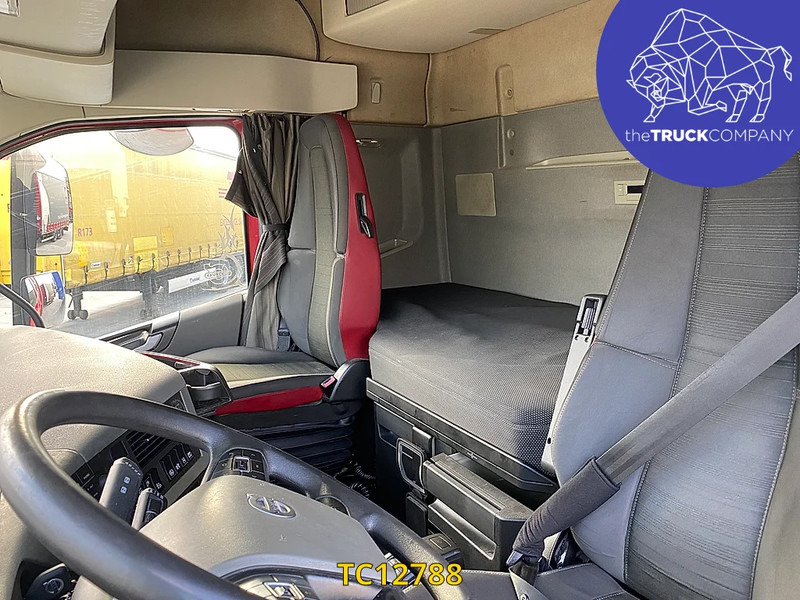 Curtainsider truck Volvo FH 500: picture 12 Curtainsider truck Volvo FH 500: picture 12