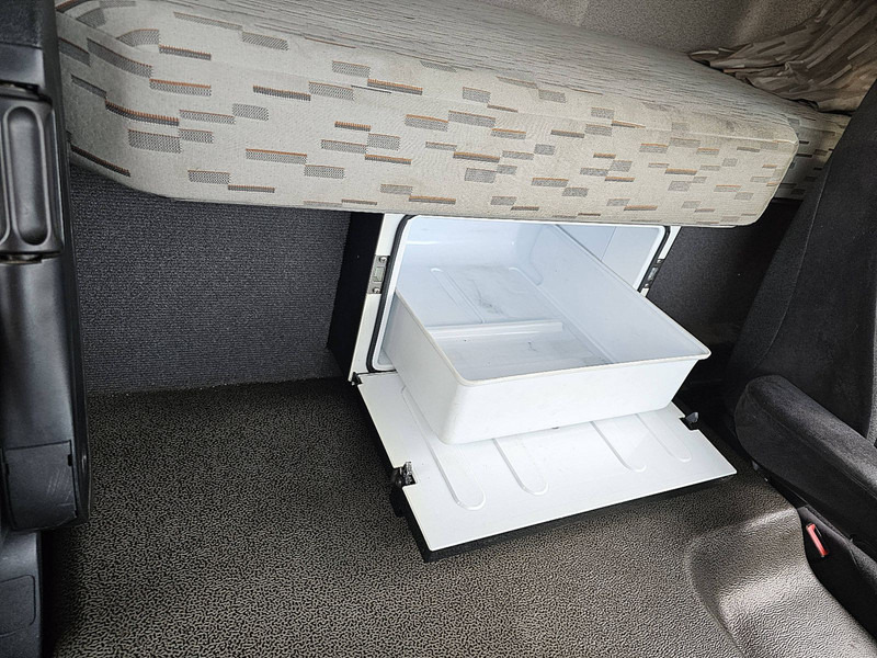 Curtainsider truck DAF CF 290 19T SPACECAB LIFT: picture 10