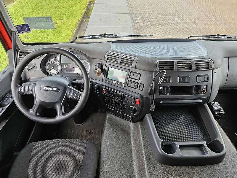 Interior photo 1: Curtainsider truck DAF CF 290 19T SPACECAB LIFT