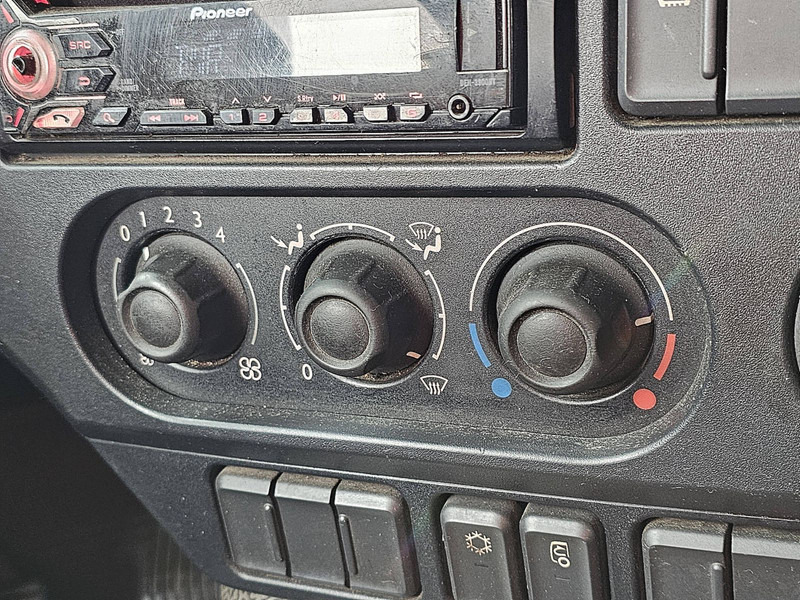 Curtainsider truck DAF CF 290 19T SPACECAB LIFT: picture 11