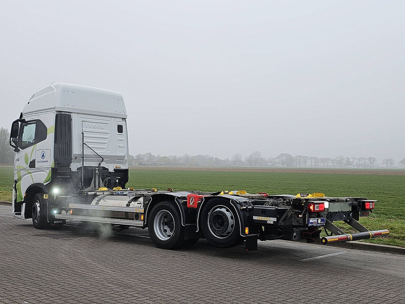 Container transporter/ Swap body truck Iveco S-WAY AS260S46 LNG INT. STEERAXLE: picture 6