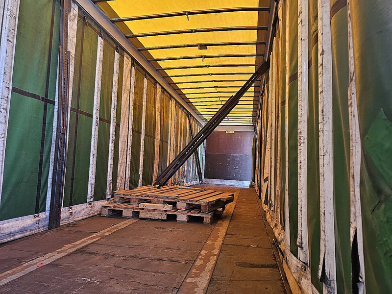 Curtainsider semi-trailer LAG O-3-39 01 MEGA: picture 6 Curtainsider semi-trailer LAG O-3-39 01 MEGA: picture 6