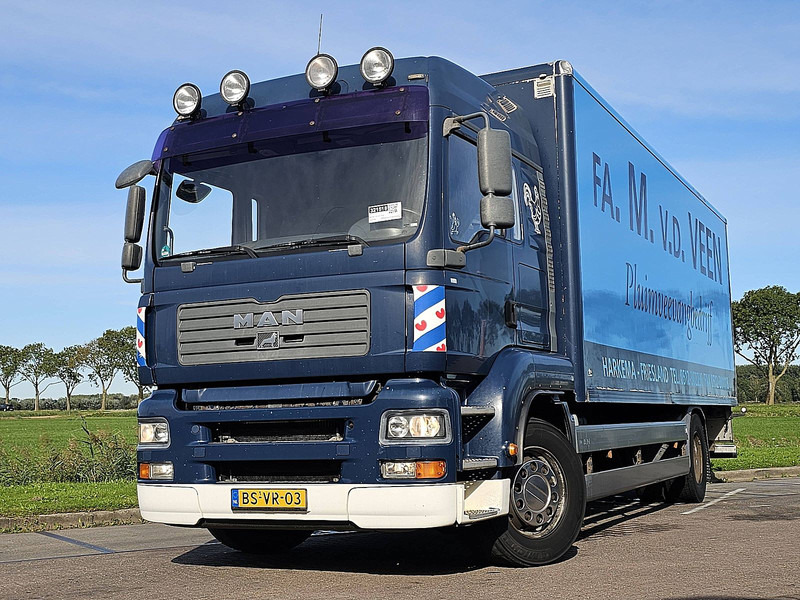 MAN 18.320 TGA LX LIFT NL-TRUCK - Box truck: picture 1 MAN 18.320 TGA LX LIFT NL-TRUCK - Box truck: picture 1