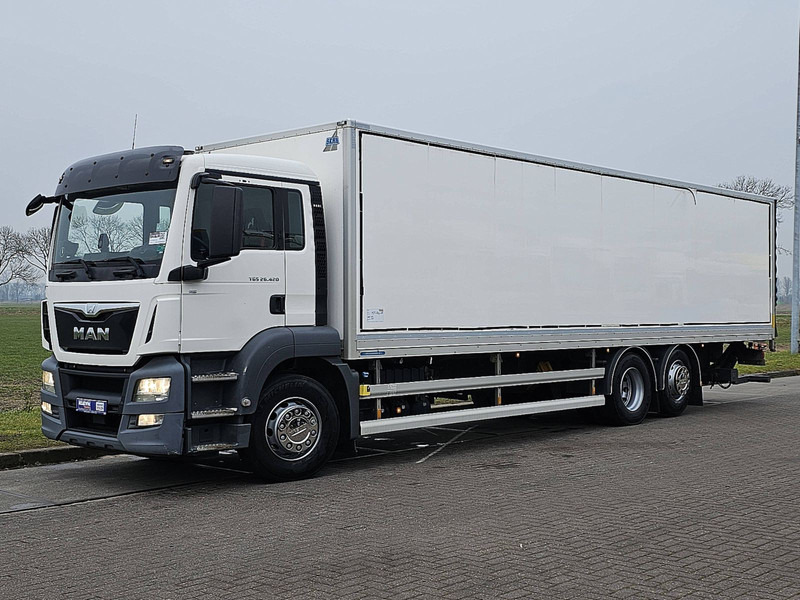 MAN 26.420 TGS 6X2-4 BL 2.5T LIFT - Box truck: picture 2 MAN 26.420 TGS 6X2-4 BL 2.5T LIFT - Box truck: picture 2