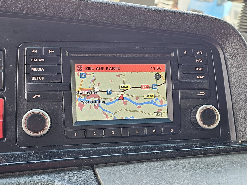 Container transporter/ Swap body truck MAN 26.440 TGX XXL 6X2-4 STEER AXLE: picture 12