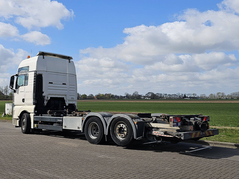 Container transporter/ Swap body truck MAN 26.440 TGX XXL 6X2-4 STEER AXLE: picture 6