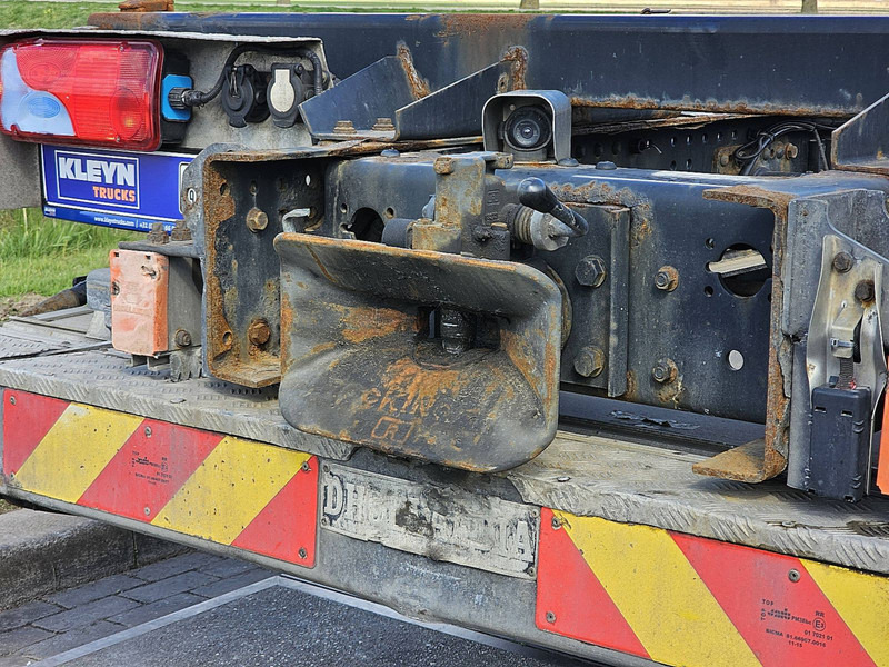 Container transporter/ Swap body truck MAN 26.440 TGX XXL 6X2-4 STEER AXLE: picture 17