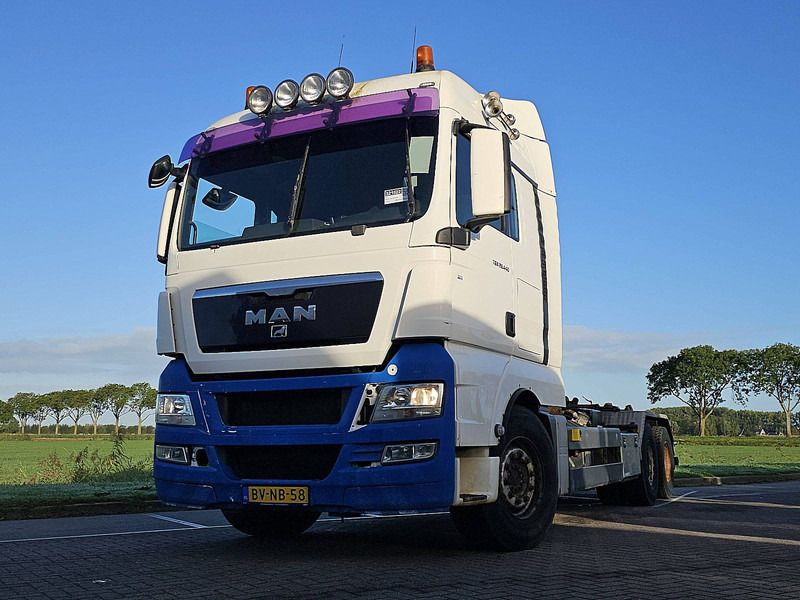 MAN 28.440 TGX - Hook lift truck: picture 1 MAN 28.440 TGX - Hook lift truck: picture 1
