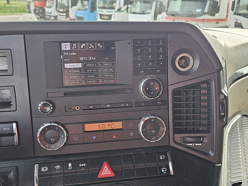 Tractor unit Mercedes-Benz ACTROS 1842 LS STEAMSPACE 2X TANK: picture 14