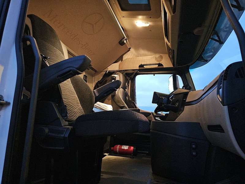 Tractor unit Mercedes-Benz ACTROS 1845 LS: picture 7
