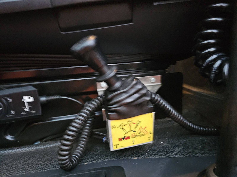 Tractor unit Mercedes-Benz ACTROS 1845 LS: picture 16