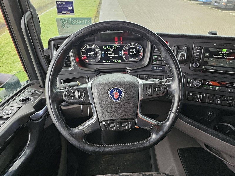 Interior photo 2: Tractor unit Scania R520 6X2 NB RETARDER