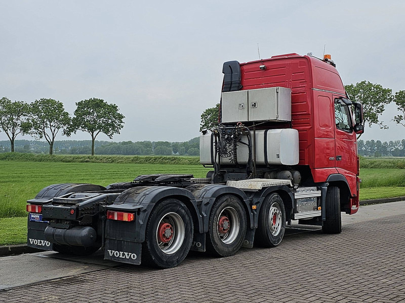 Volvo FH 16.600 8X4 MAN. RET. 145T - Tractor unit: picture 3 Volvo FH 16.600 8X4 MAN. RET. 145T - Tractor unit: picture 3