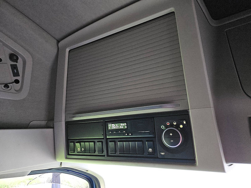 Tractor unit Volvo FH 500: picture 11