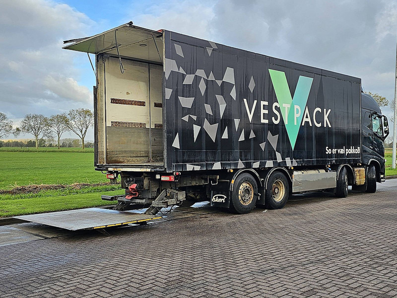 Volvo FH 16.750 8X2*6 - Box truck: picture 3 Volvo FH 16.750 8X2*6 - Box truck: picture 3