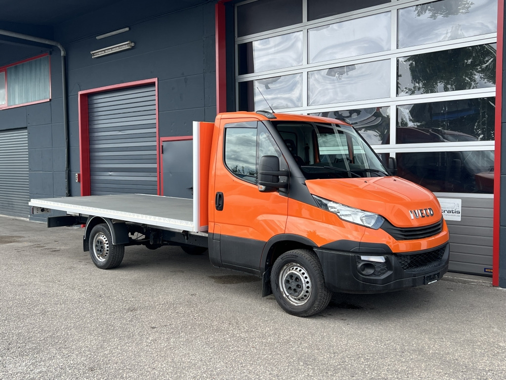 Iveco Daily 35S14 MAXI 4,35m Plattform Klima Kamera - Flatbed van: picture 1 Iveco Daily 35S14 MAXI 4,35m Plattform Klima Kamera - Flatbed van: picture 1
