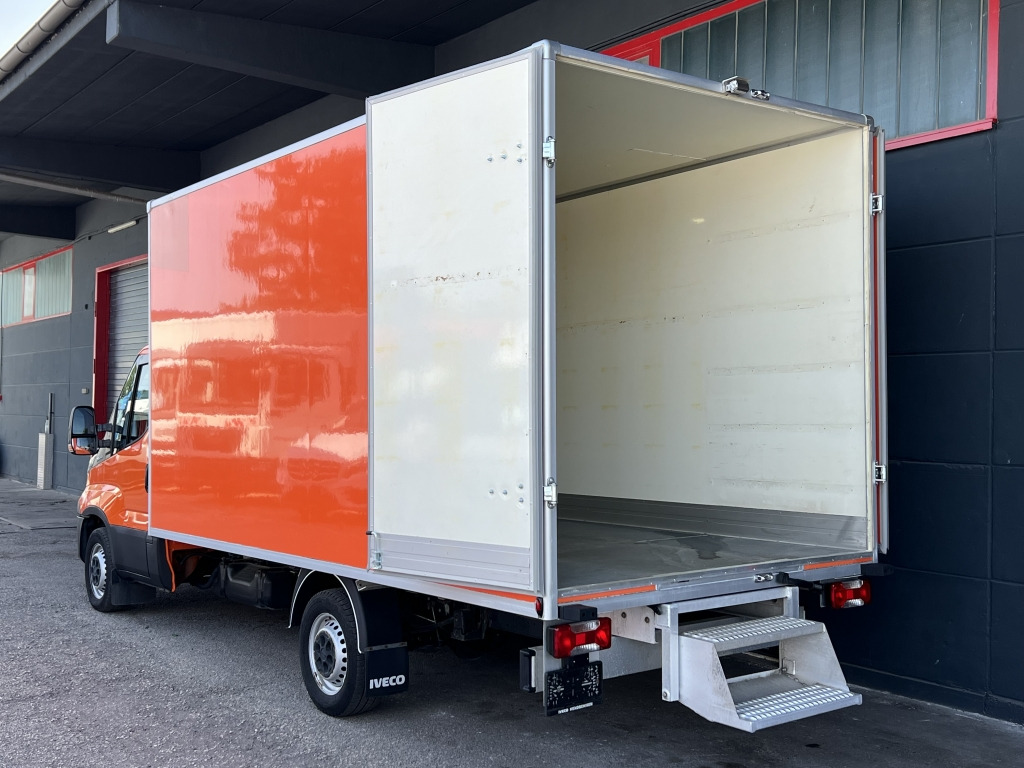 Iveco Daily 35S14 MAXI 4,35m Portaltüren Klima Kamera - Box van: picture 4 Iveco Daily 35S14 MAXI 4,35m Portaltüren Klima Kamera - Box van: picture 4