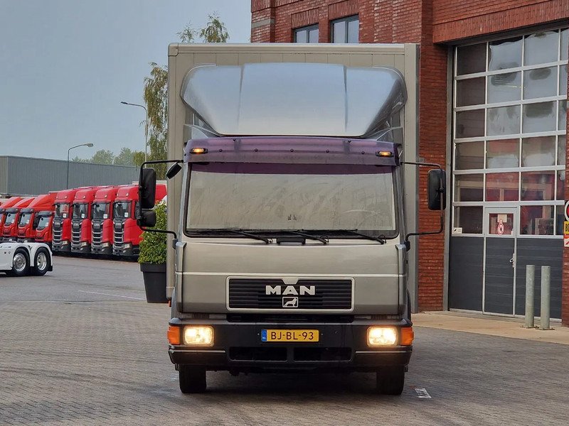 MAN TGL 12.220 LL 4x2 Box , loading lift - Box truck: picture 2 MAN TGL 12.220 LL 4x2 Box , loading lift - Box truck: picture 2