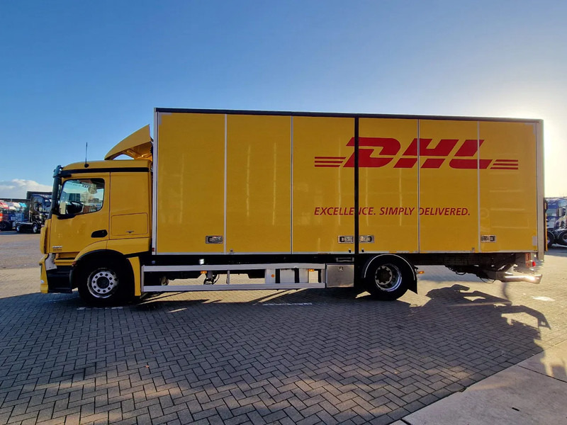Mercedes-Benz Actros 1827 4x2 Sleepercab - Box with side doors - Loadlift - Low KM - Full air - A/C - Box truck: picture 4 Mercedes-Benz Actros 1827 4x2 Sleepercab - Box with side doors - Loadlift - Low KM - Full air - A/C - Box truck: picture 4