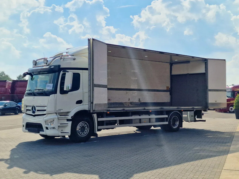 Mercedes-Benz Actros 1833 4x2 - Box with sidedoors - Loadlift - Sleeper cab - Full air - 5.80WB - Box truck: picture 4 Mercedes-Benz Actros 1833 4x2 - Box with sidedoors - Loadlift - Sleeper cab - Full air - 5.80WB - Box truck: picture 4