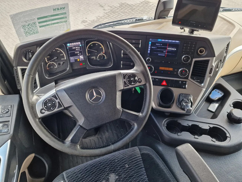 Box truck Mercedes-Benz Actros 1833 4x2 - Box with sidedoors - Loadlift - Sleeper cab - Full air - 5.80WB: picture 16