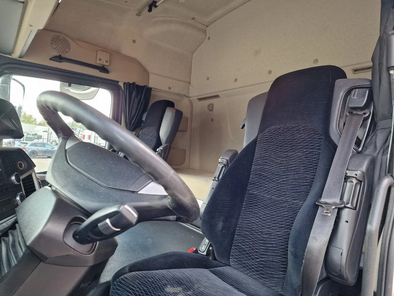 Box truck Mercedes-Benz Actros 1833 4x2 - Box with sidedoors - Loadlift - Sleeper cab - Full air - 5.80WB: picture 14
