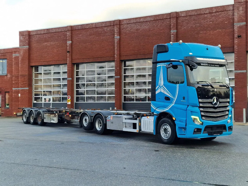 Mercedes-Benz Actros 2553 6x2 - BDF - Retarder - 4.90 WB - Full air + Fliegl trailer 2017 - Container transporter/ Swap body truck: picture 1 Mercedes-Benz Actros 2553 6x2 - BDF - Retarder - 4.90 WB - Full air + Fliegl trailer 2017 - Container transporter/ Swap body truck: picture 1