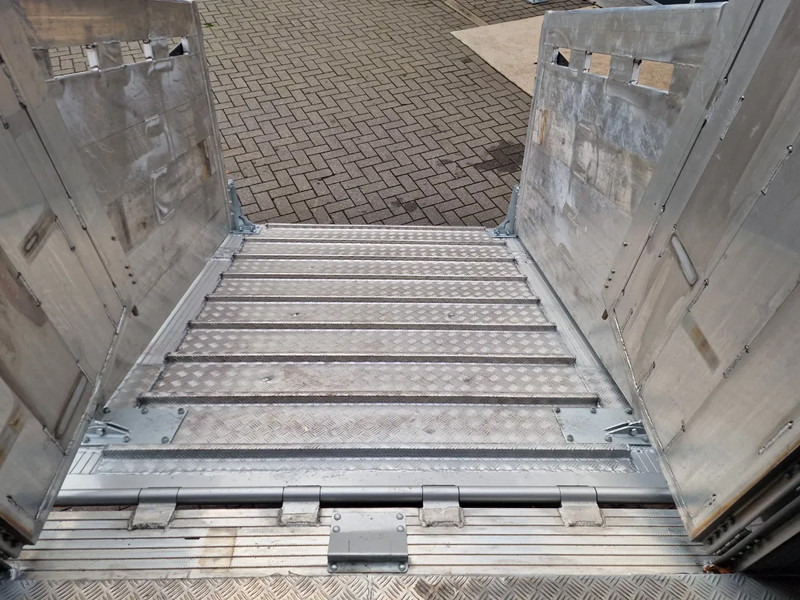 New Livestock truck Renault Midlum D210 4x2 - NEW - Pezzaioli 1 deck - Ventilation - 17.9M2 - Ramp - Euro6d: picture 18