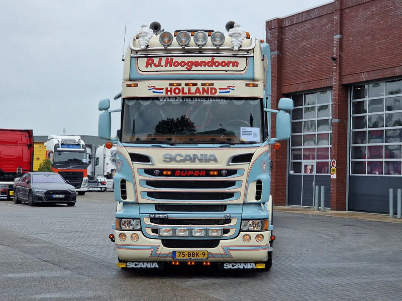Scania R620 Topline 8x4 - Retarder - Full air - Custom interior - Show truck - HUB reduction - Cab chassis truck: picture 2 Scania R620 Topline 8x4 - Retarder - Full air - Custom interior - Show truck - HUB reduction - Cab chassis truck: picture 2