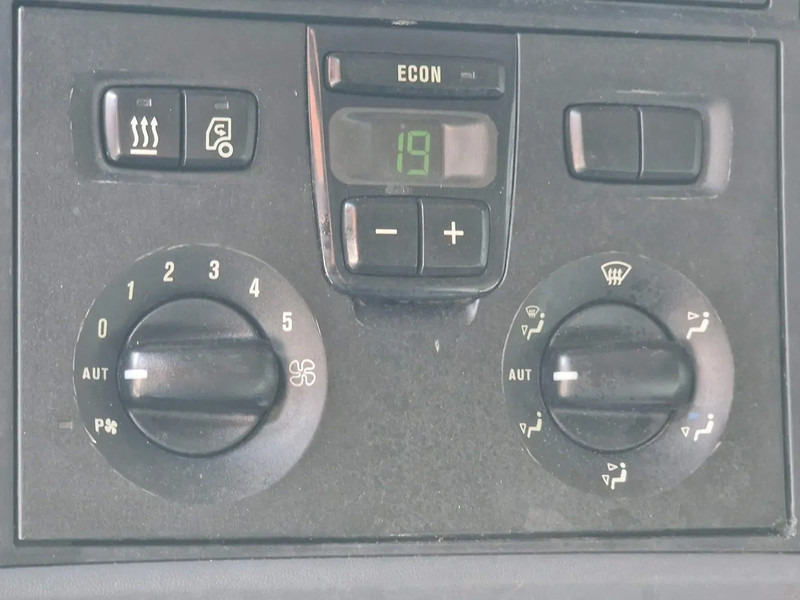 Scania R730 Topline 6x2*4 - Retarder - King of the Road - Night clima - Steering axle - Leather on lease Scania R730 Topline 6x2*4 - Retarder - King of the Road - Night clima - Steering axle - Leather: picture 16