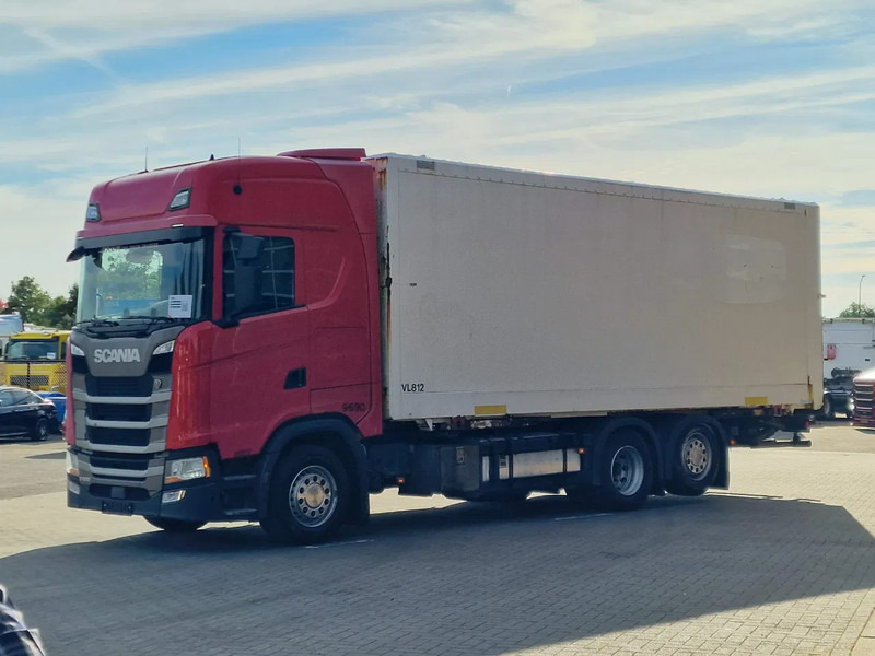 Scania S500 NGS Highline 6x2 - BDF - Full air - Loadlift - Box - Navi - Retarder - Container transporter/ Swap body truck: picture 3 Scania S500 NGS Highline 6x2 - BDF - Full air - Loadlift - Box - Navi - Retarder - Container transporter/ Swap body truck: picture 3