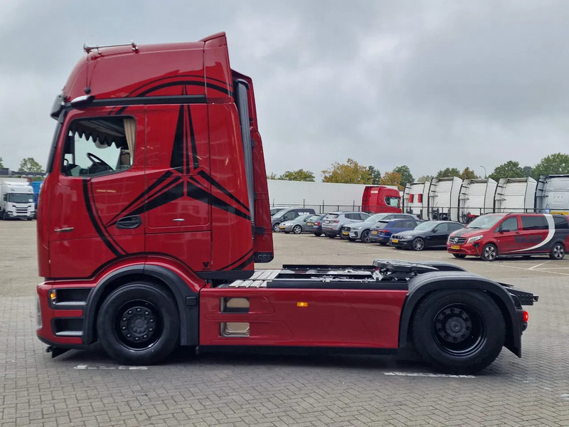 Mercedes-Benz Actros 1863 Pro Cab, Full Air, Retarder, Giga space, Style line, NEW, "Buffl interior" - Tractor unit: picture 4 Mercedes-Benz Actros 1863 Pro Cab, Full Air, Retarder, Giga space, Style line, NEW, "Buffl interior" - Tractor unit: picture 4