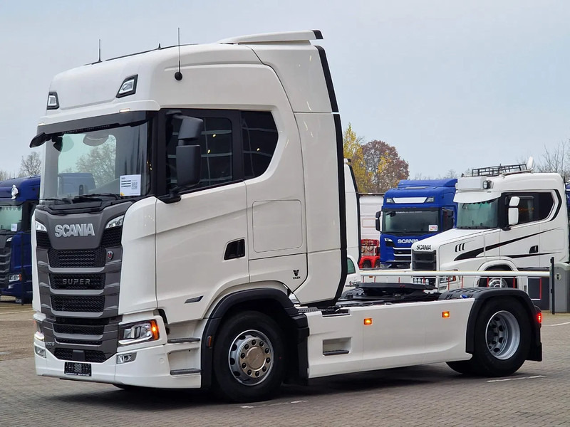 Scania 500S NGS Highline 4x2 - NEW - Retarder - Full air - New dashboard - Led - Full spoiler - 2x tank - Tractor unit: picture 3 Scania 500S NGS Highline 4x2 - NEW - Retarder - Full air - New dashboard - Led - Full spoiler - 2x tank - Tractor unit: picture 3