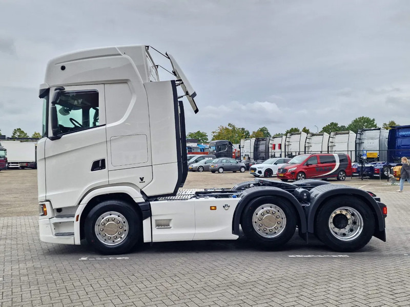Scania 660S V8 NGS Highline 6x2/4 - New - Full spec - Retarder - Night clima - Leather - Led - Alcoa - Tractor unit: picture 4 Scania 660S V8 NGS Highline 6x2/4 - New - Full spec - Retarder - Night clima - Leather - Led - Alcoa - Tractor unit: picture 4