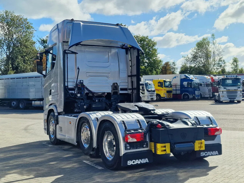 Scania 660S V8 NGS Highline 6x2/4 - New - Full spec - Retarder - Night clima - Led - Leather - Navi - Tractor unit: picture 5 Scania 660S V8 NGS Highline 6x2/4 - New - Full spec - Retarder - Night clima - Led - Leather - Navi - Tractor unit: picture 5