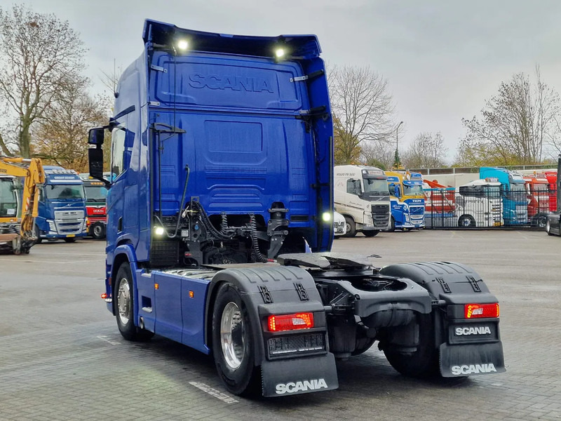 Scania R450 NGS Highline 4x2 - Retarder - Full air - Night clima - Leather - Led - 2x tank - Tractor unit: picture 5 Scania R450 NGS Highline 4x2 - Retarder - Full air - Night clima - Leather - Led - 2x tank - Tractor unit: picture 5